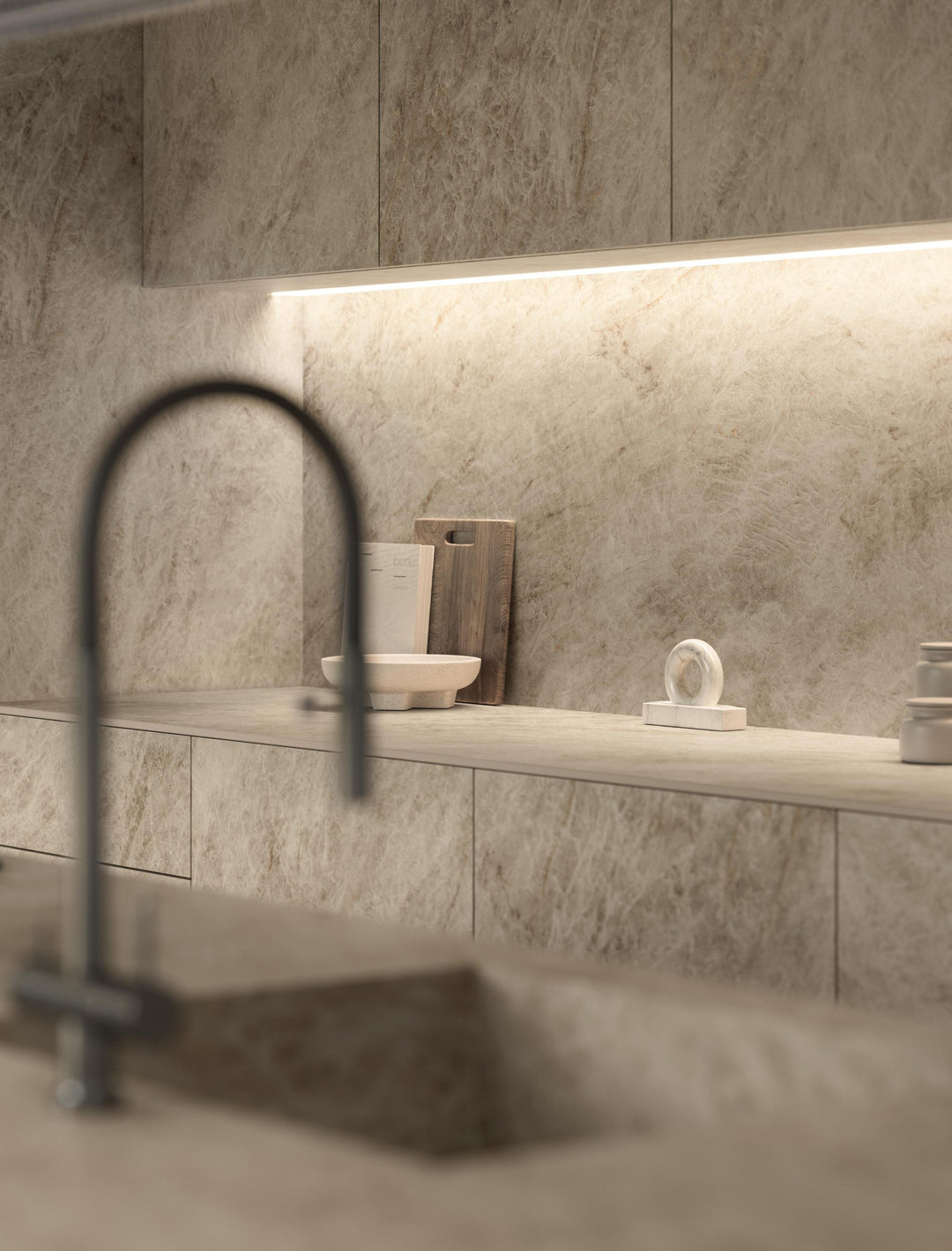 Marvel Epic Taj Mahal Noisette porcelain slab in an Atlas Plan interior
